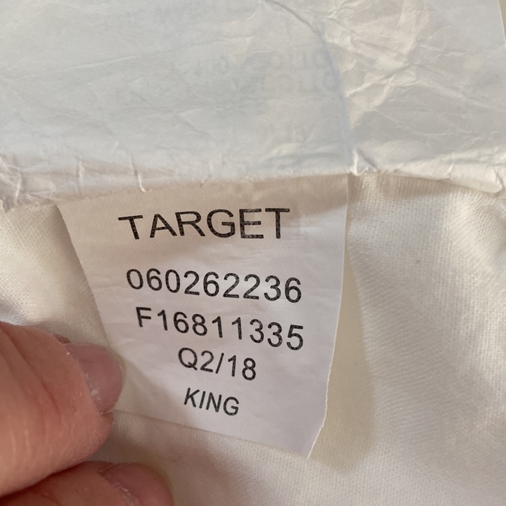 Sear Sucker (2) White 100% Cotton King Size 20 x 36 Pillow Shams From Target - Picture 7 of 8